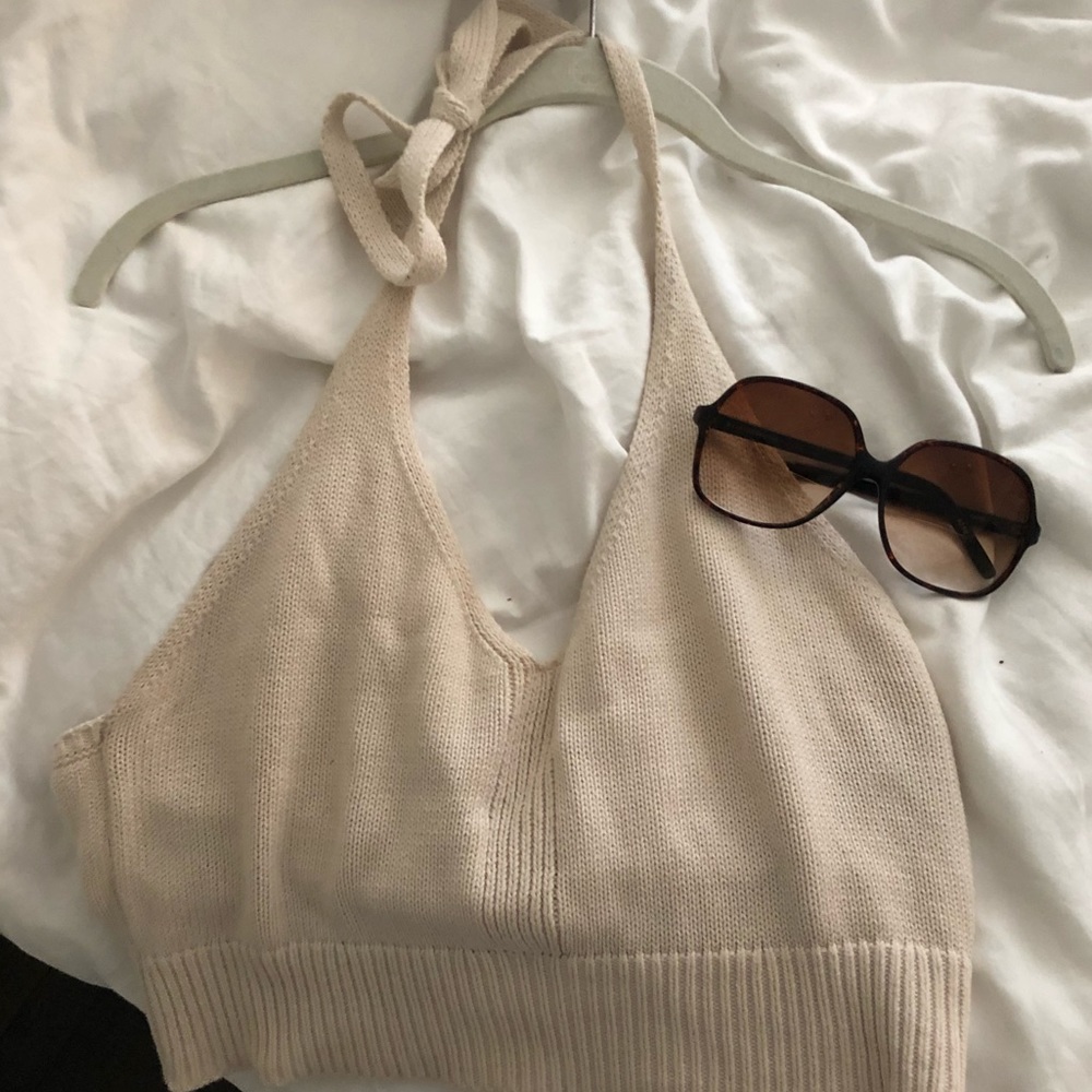 Adorable knitted halter crop top from H&M